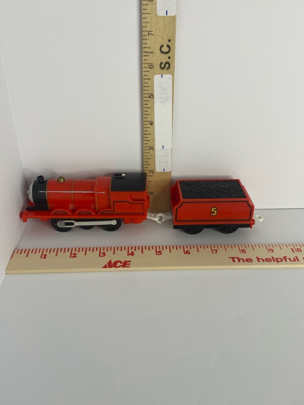 Mattel 2009 Thomas & Friends
TrackMaster Motorized James and Tender Gullane - Picture 16 of 16